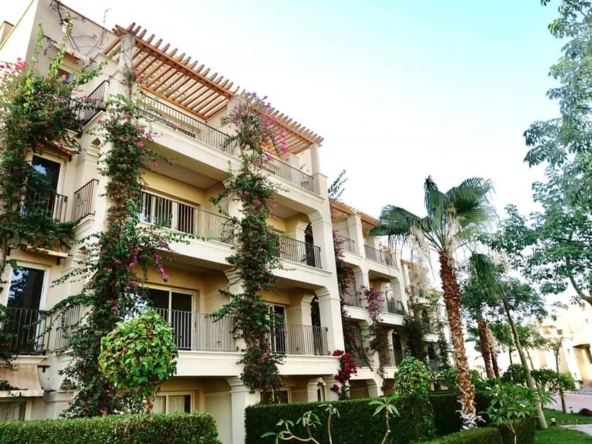 Poolside property for sale in Veranda Sahl Hasheesh with private terrace