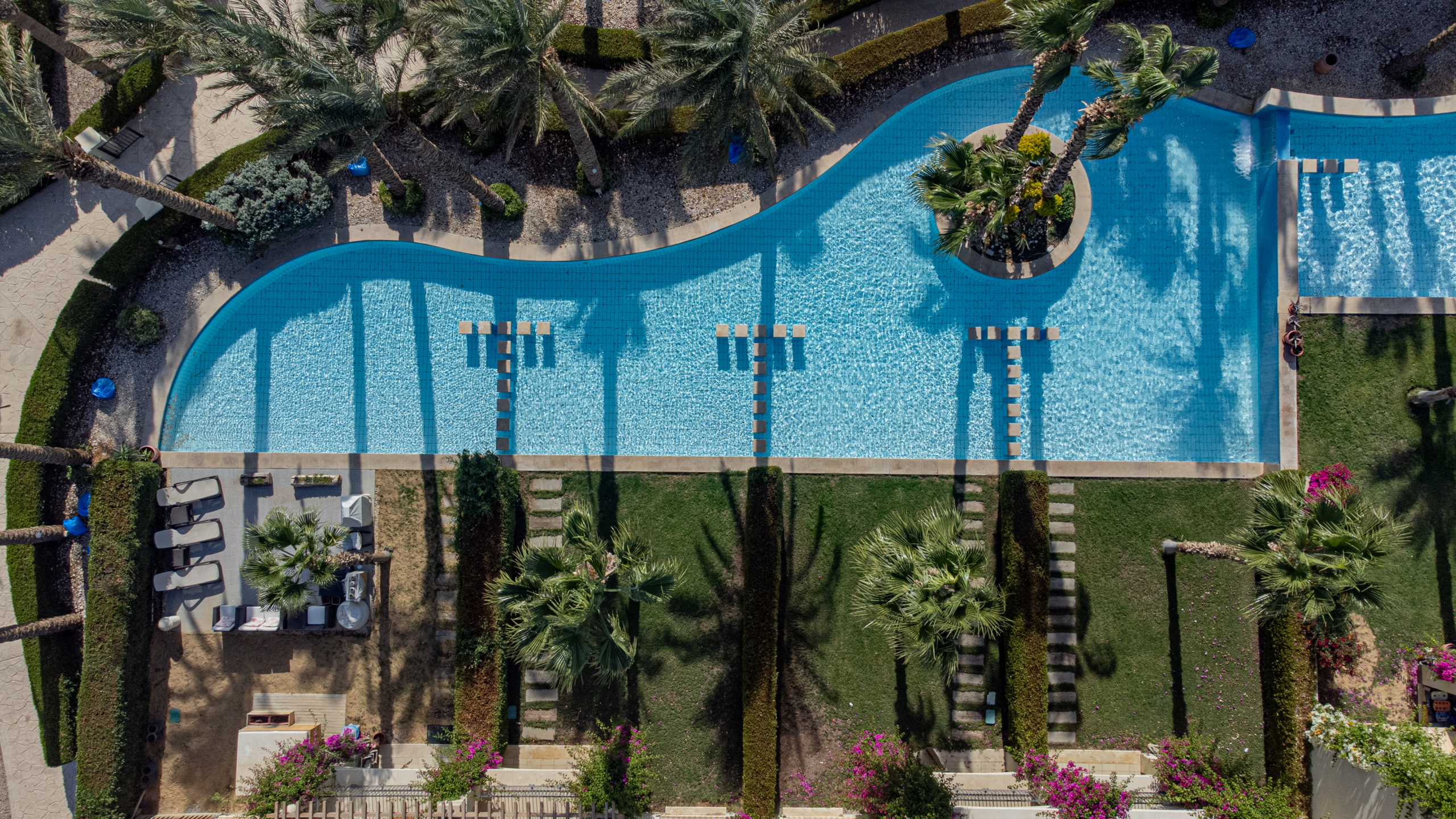 Poolside property for sale in Veranda Sahl Hasheesh with private terrace