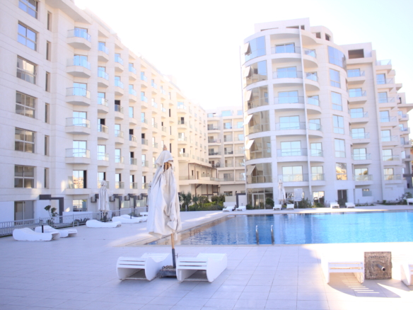 Enjoy tranquility by the pool at Scandic Project, combining Scandinavian simplicity with modern resort-style comfort.