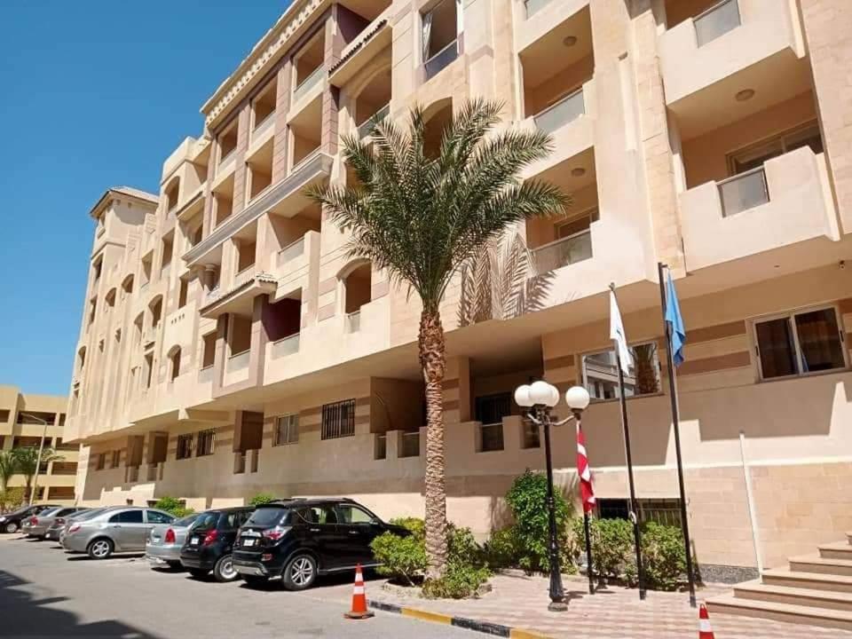 Alt Text: Ready 2bedroom pool view apartment at Florenza Khamsin in Hurghada with modern interiors and Red Sea views