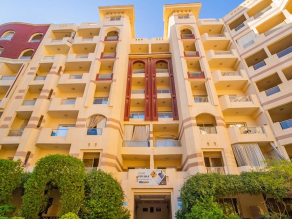 “Luxury studio apartment for sale at Florenza Khamsin Hurghada with pool and landscape views”